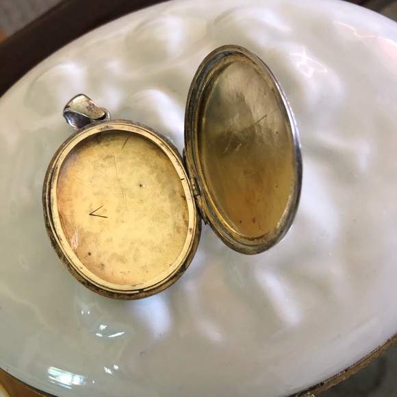 Solid silver Victorian antique Locket, magnificent looking no stamp. - Picture 2 of 8